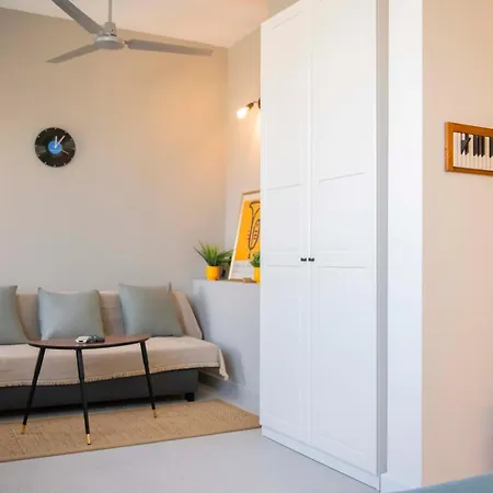 G&h Acropolis Stays! Iconic Views, Stylish Comfort Apartment