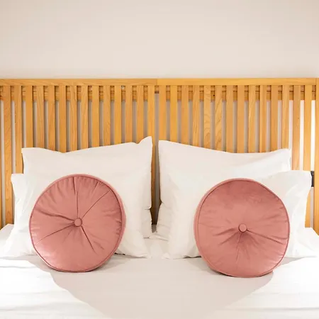 G&h Acropolis Stays! Iconic Views, Stylish Comfort Apartment