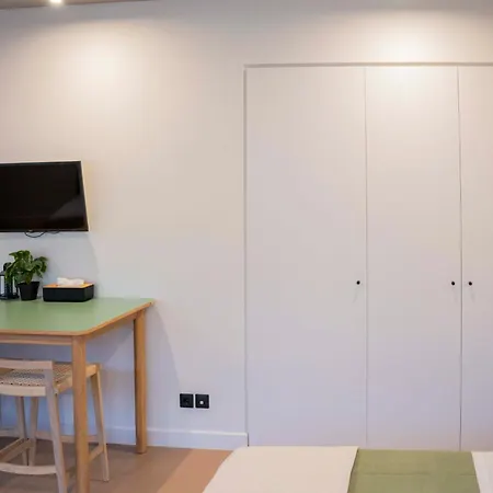 G&h Acropolis Stays! Iconic Views, Stylish Comfort Apartment